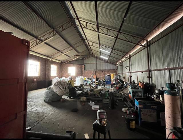 1,700M² WORKSHOP FOR SALE IN DAGGAFONTEIN